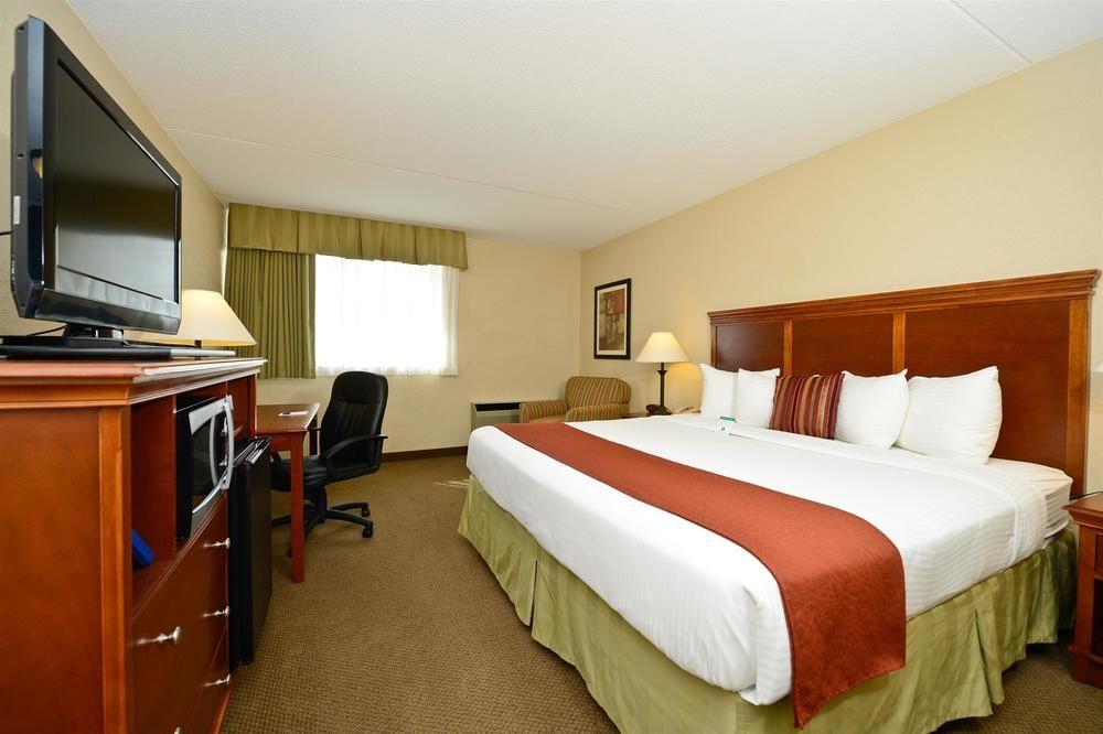 Best Western Plus La Porte Hotel & Conference Center Exterior photo