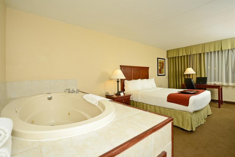 Best Western Plus La Porte Hotel & Conference Center Exterior photo