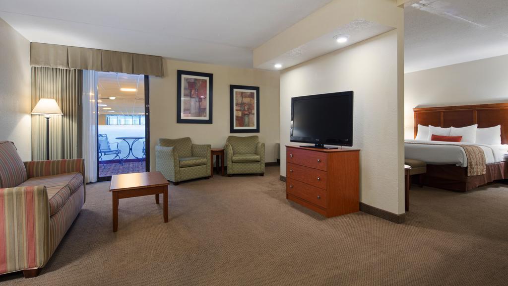 Best Western Plus La Porte Hotel & Conference Center Exterior photo