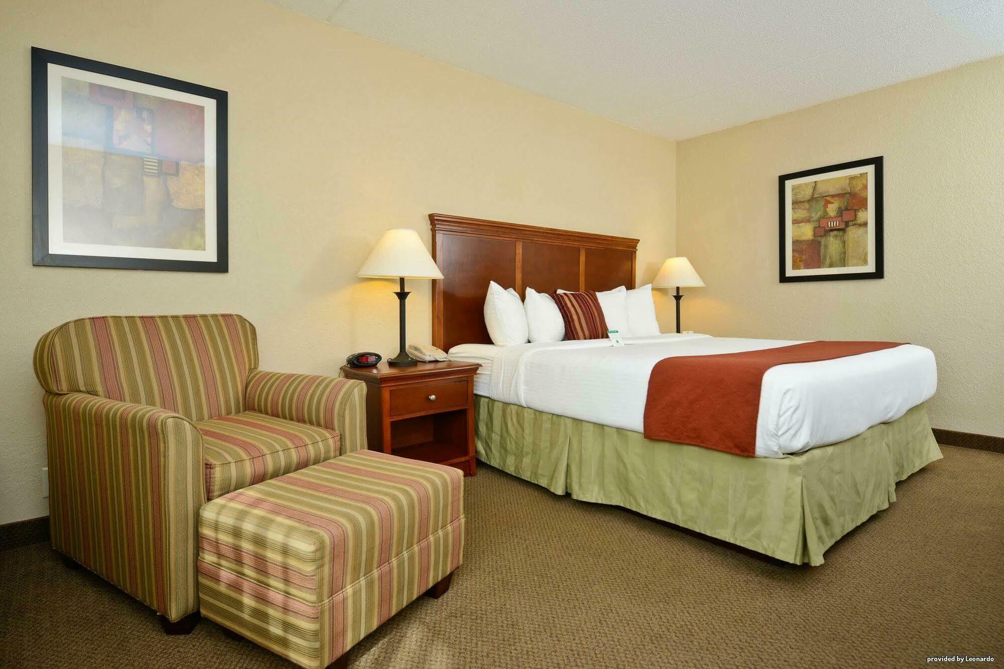 Best Western Plus La Porte Hotel & Conference Center Exterior photo